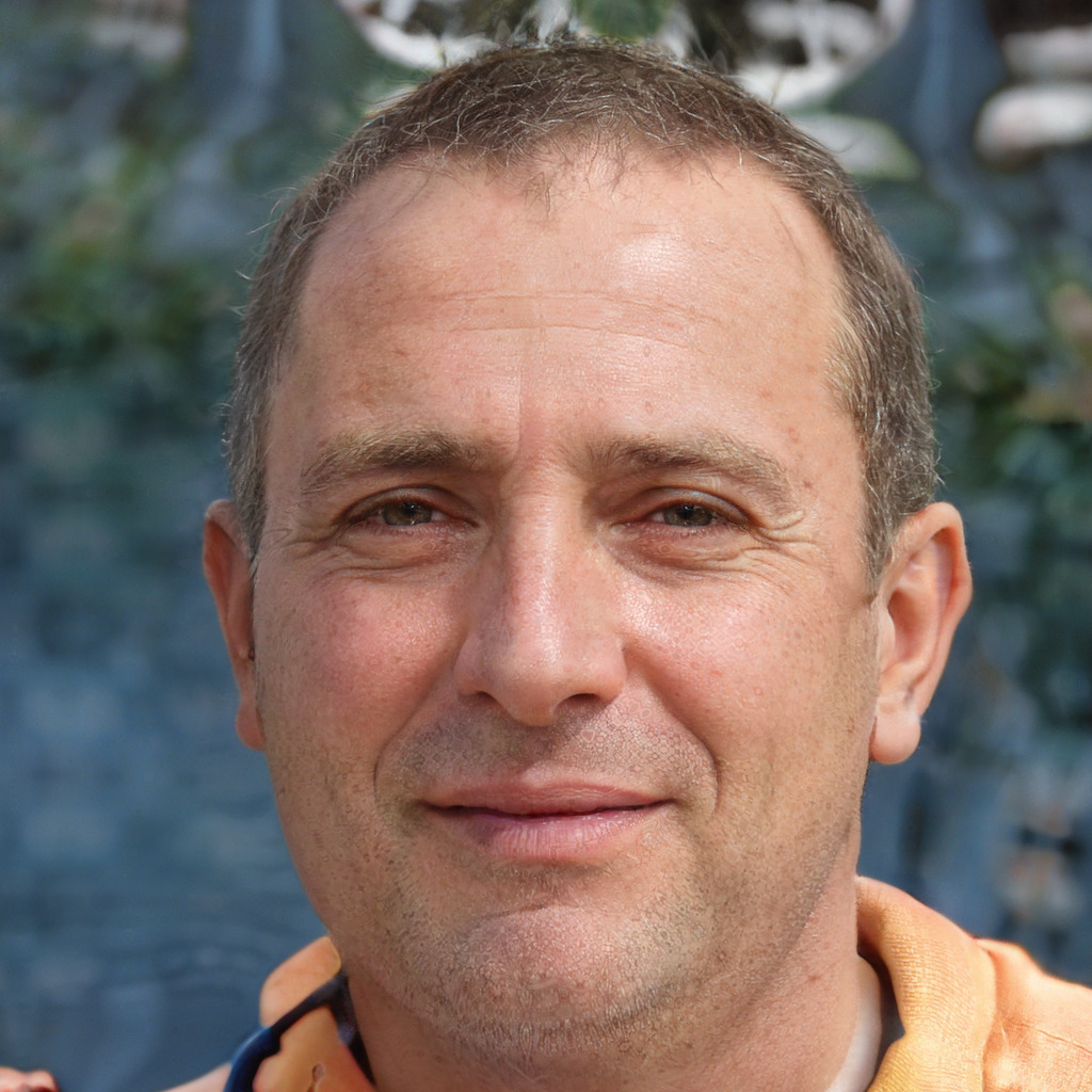 Onur Özdemir yazar fotoğrafı