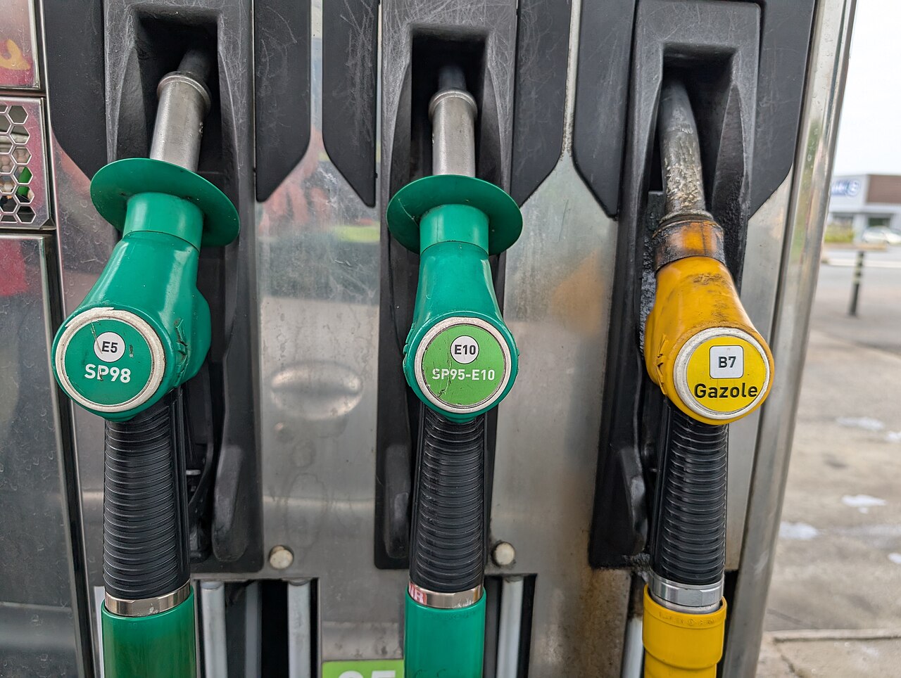 Uluslararası piyasalarda motorinin ton fiyatının gerilemesiyle akaryakıt istasyonlarında motorinin litre